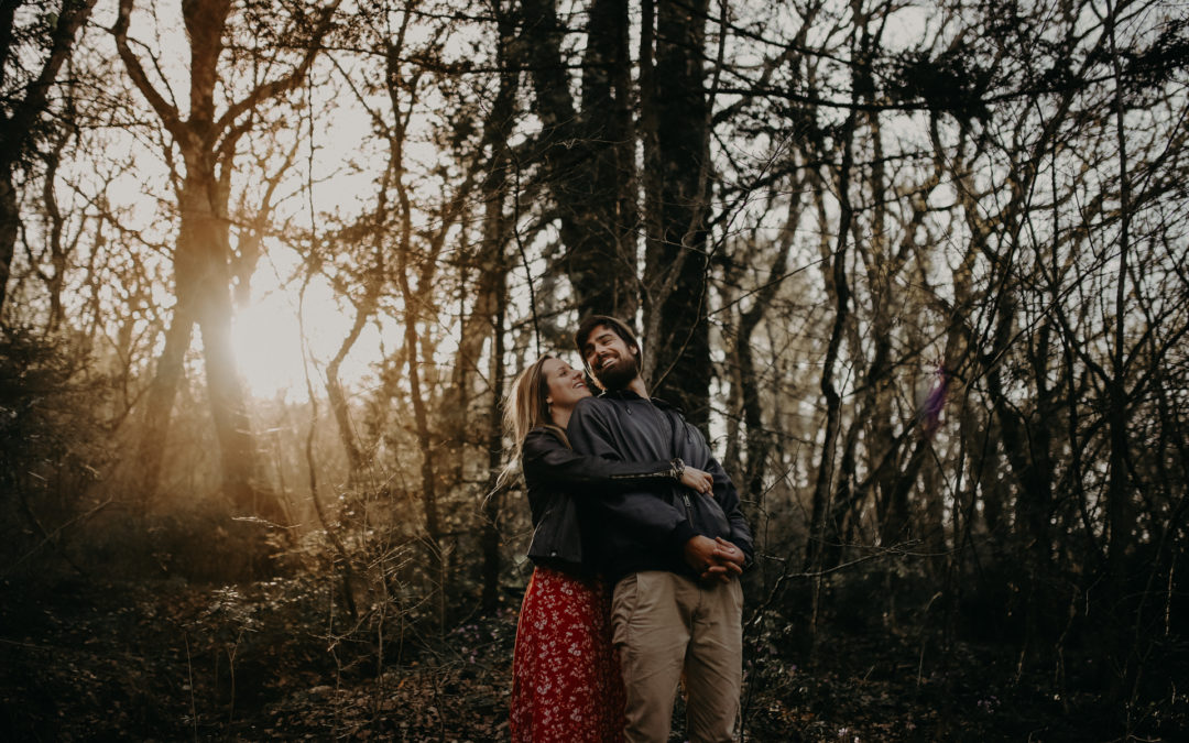 Photos d’engagement dans la forêt de la Sainte Baume (Claire + Alban)