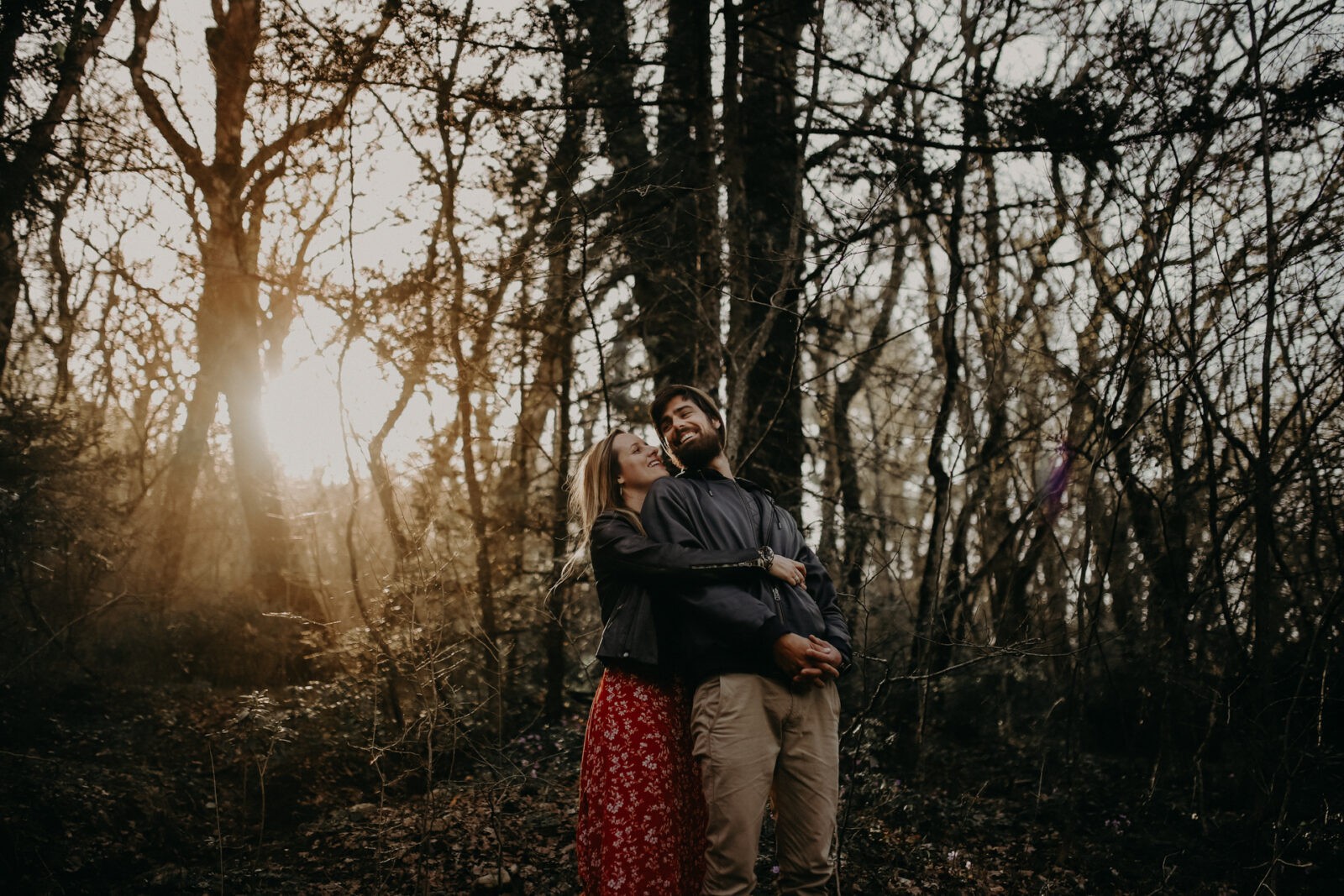 Photos d’engagement dans la forêt de la Sainte Baume (Claire + Alban)