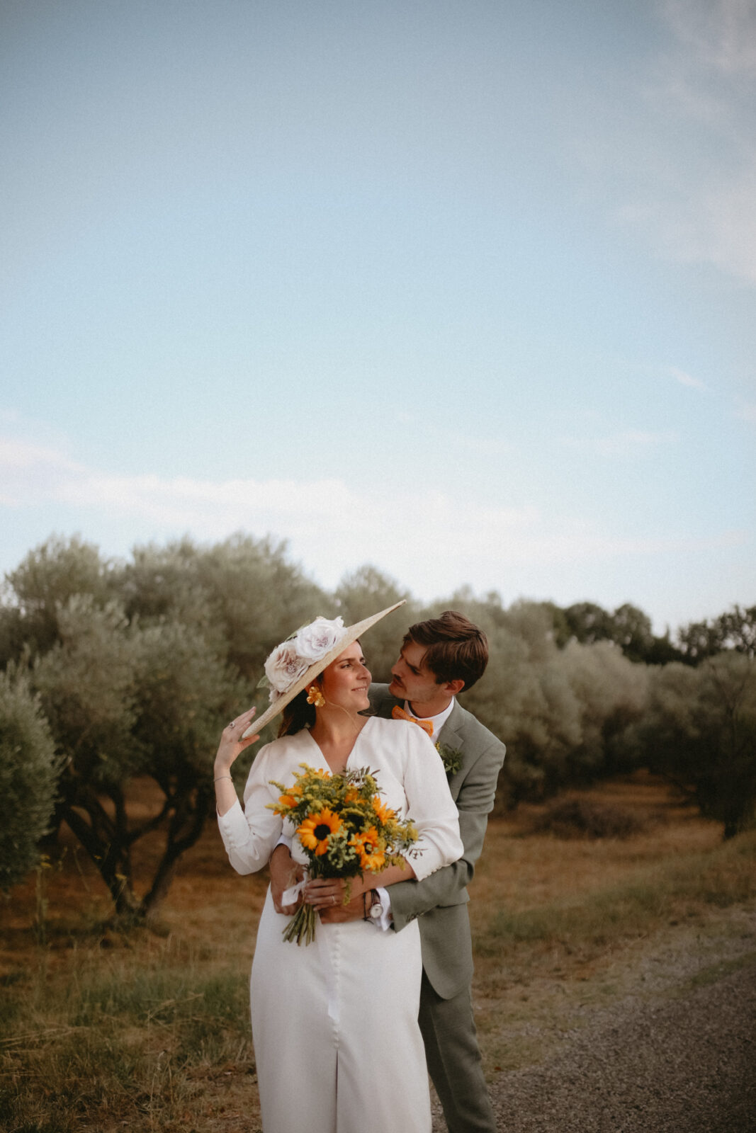 Un mariage provençal moderne dans la maison familiale à Saint Rémy